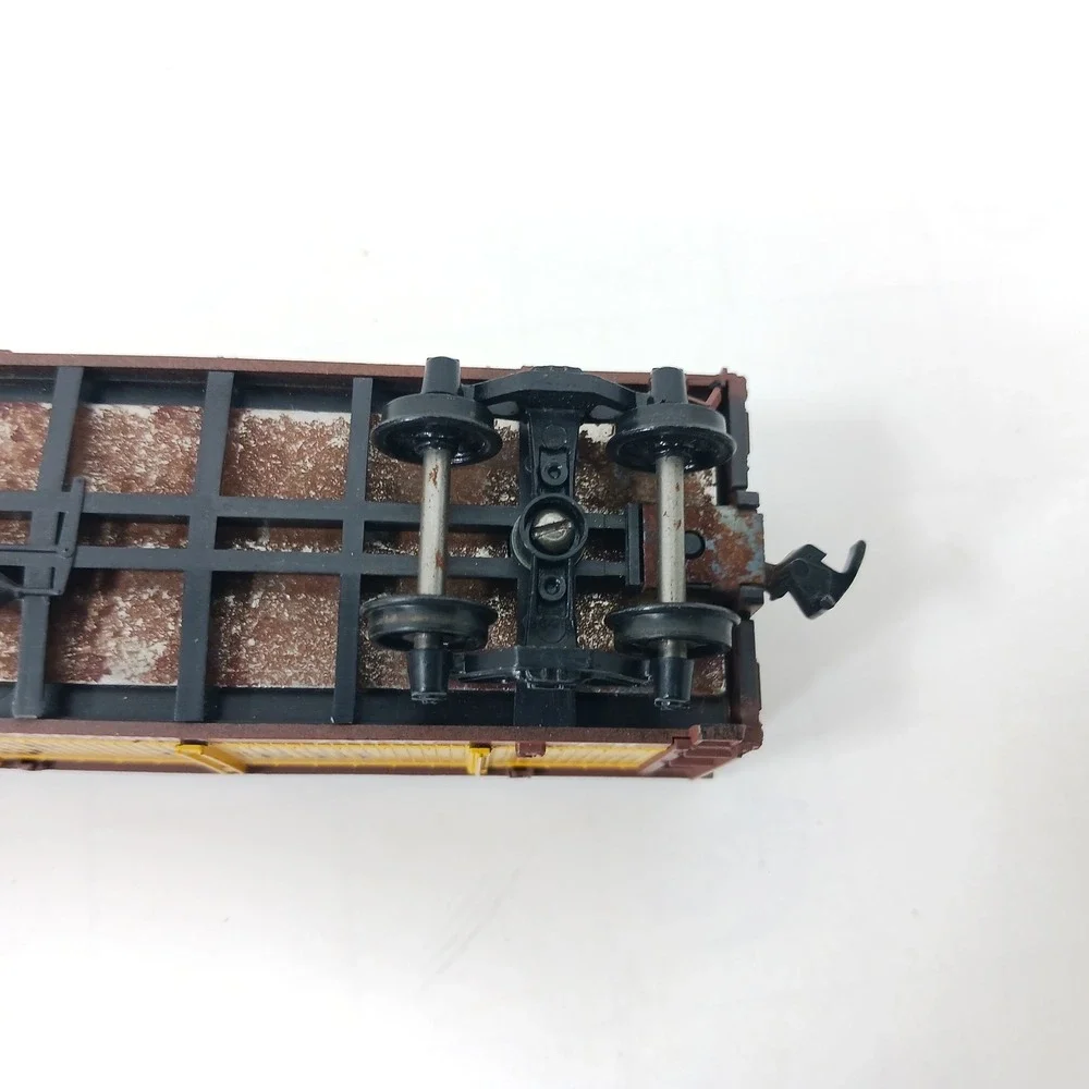 Athearn HO Scale Heinz 57 Varieties Pickle Tank Car Closed Sides 1476 Yellow